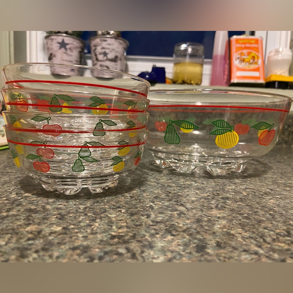 Set of 5 Vintage glass fruit bowls larger one and 4 serving bowls made in Italy